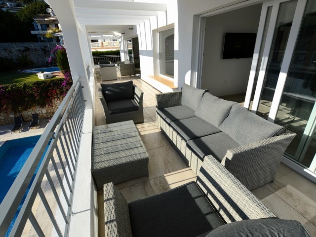 6 Sovrums Villa i Benalmadena