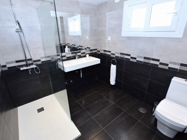 6 Soveroms Villa i Benalmadena