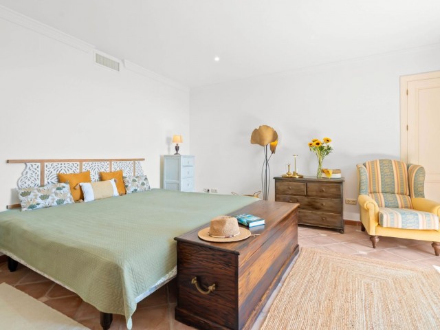 7 Bedrooms Villa in Benahavís