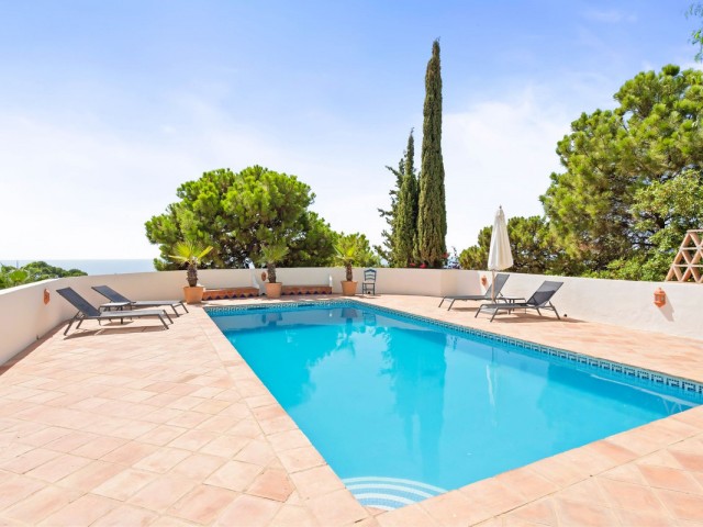 7 Bedrooms Villa in Benahavís