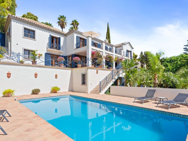 7 Bedrooms Villa in Benahavís