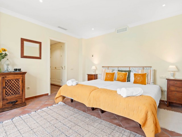 7 Bedrooms Villa in Benahavís