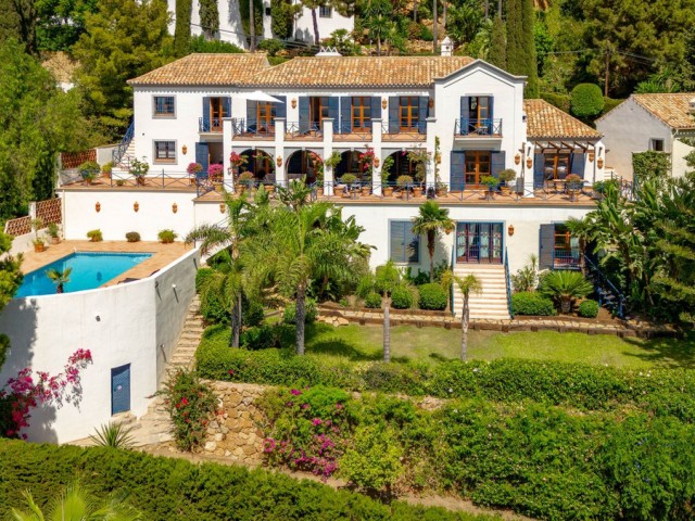 7 Bedrooms Villa in Benahavís