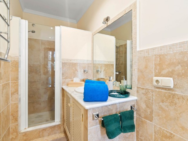 7 Bedrooms Villa in Benahavís