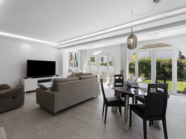 3 Bedrooms Villa in Estepona