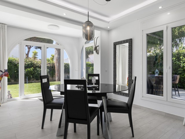 3 Bedrooms Villa in Estepona