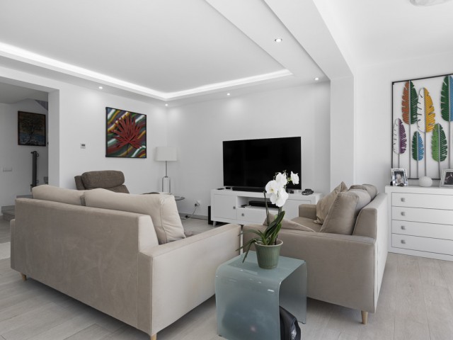 3 Bedrooms Villa in Estepona