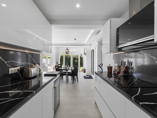 3 Bedrooms Villa in Estepona