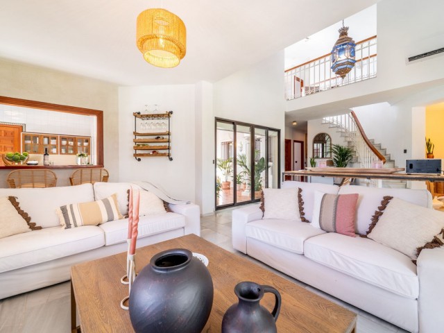 4 Bedrooms Villa in New Golden Mile