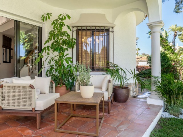 4 Bedrooms Villa in New Golden Mile