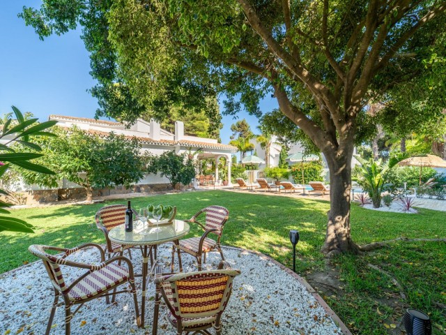 4 Bedrooms Villa in New Golden Mile