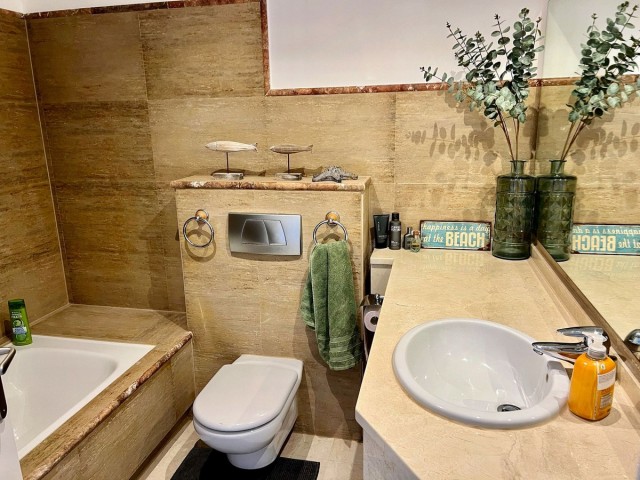 Appartement avec 3 Chambres  à Calahonda