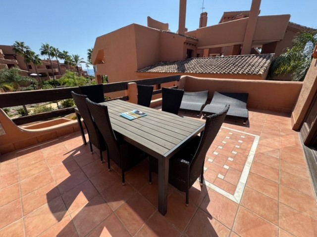 Apartamento con 2 Dormitorios  en Estepona