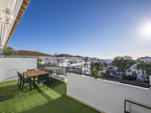 4 Bedrooms Apartment in Puerto Banús