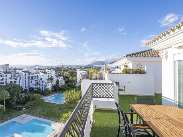 4 Bedrooms Apartment in Puerto Banús