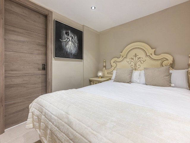 4 Bedrooms Apartment in Puerto Banús