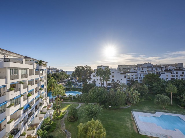 Appartement avec 4 Chambres  à Puerto Banús