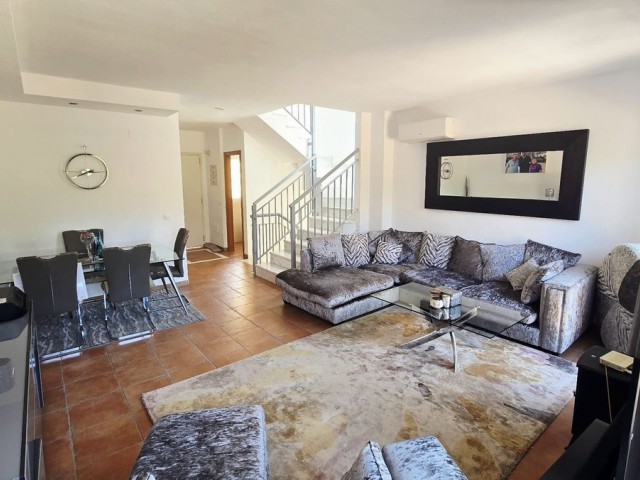 Townhouse, Los Pacos