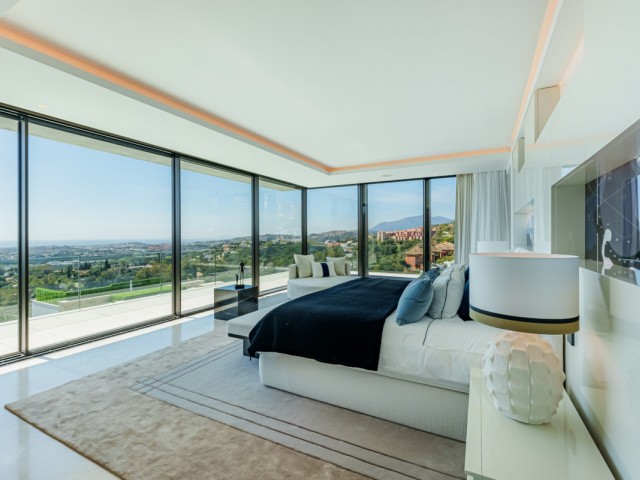 8 Bedrooms Villa in Benahavís