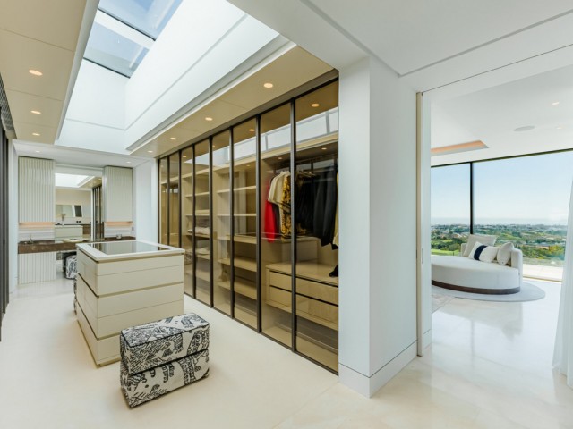 8 Bedrooms Villa in Benahavís