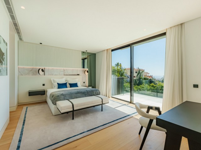 8 Bedrooms Villa in Benahavís