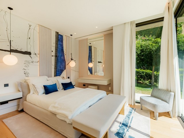 8 Bedrooms Villa in Benahavís