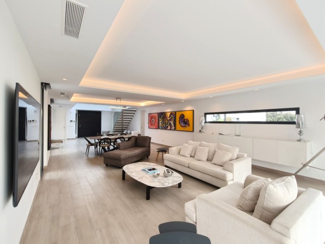 5 Bedrooms Villa in San Roque Club