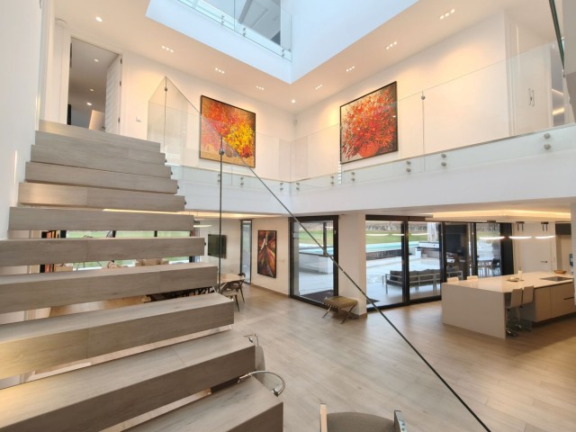 5 Bedrooms Villa in San Roque Club