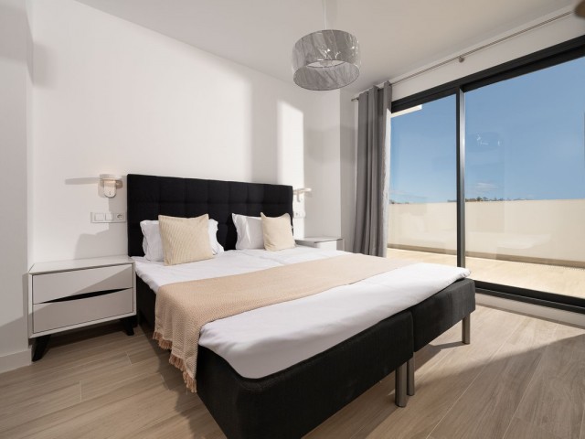 Apartamento con 4 Dormitorios  en La Cala de Mijas