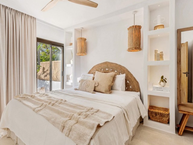 2 Bedrooms Apartment in Elviria