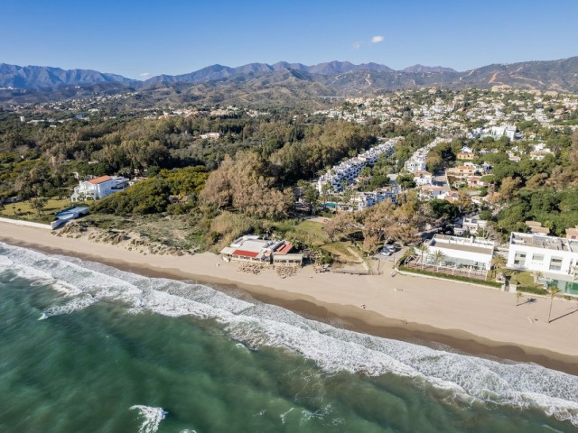 2 Bedrooms Apartment in Elviria