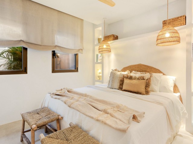 2 Bedrooms Apartment in Elviria