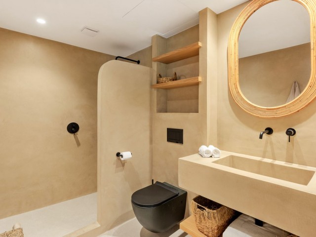 2 Bedrooms Apartment in Elviria