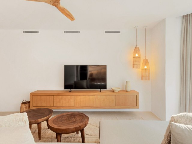 2 Bedrooms Apartment in Elviria