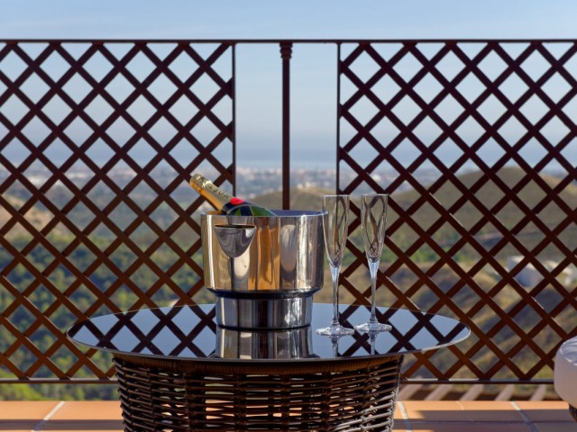 5 Soveroms Villa i Benahavís