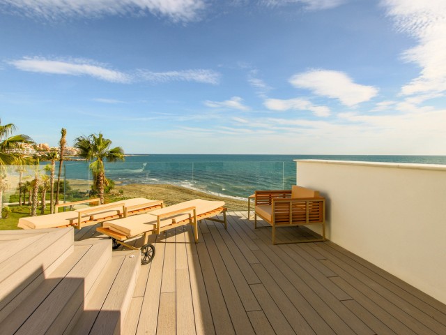 3 Bedrooms Townhouse in Estepona