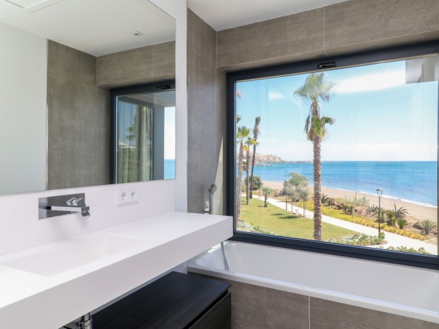 3 Bedrooms Townhouse in Estepona