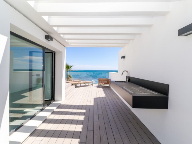 3 Bedrooms Townhouse in Estepona