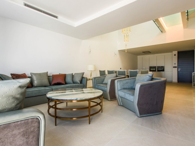 3 Bedrooms Townhouse in Estepona