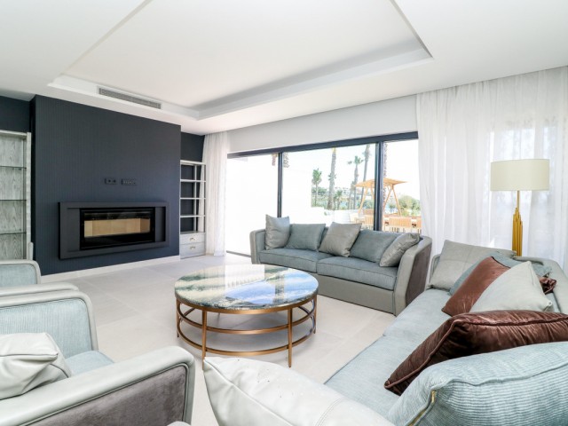 3 Bedrooms Townhouse in Estepona