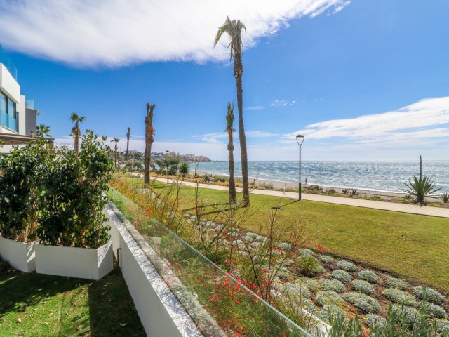 3 Bedrooms Townhouse in Estepona