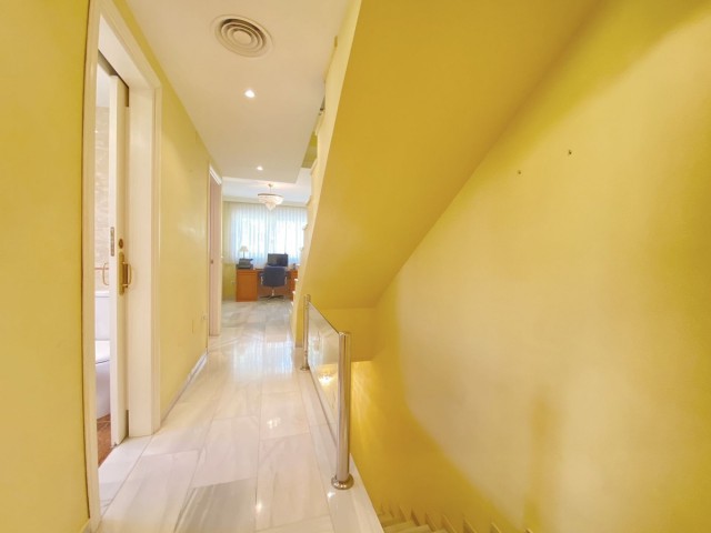 3 Slaapkamer Rijtjeshuis in Marbella