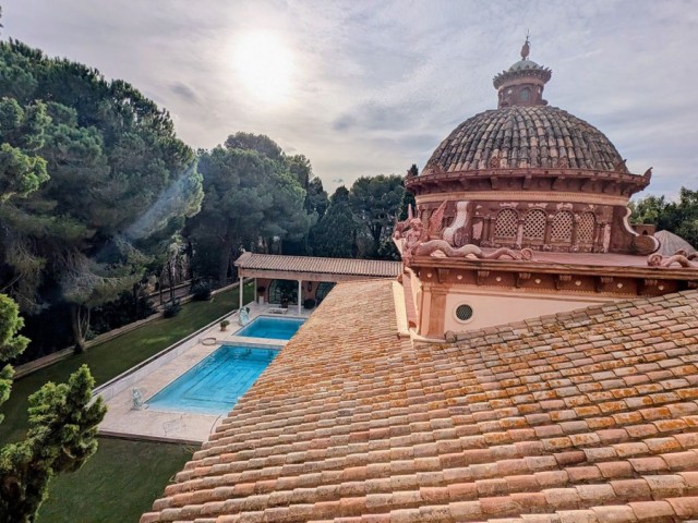 16 Bedrooms Villa in Sotogrande