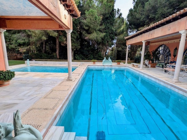 16 Bedrooms Villa in Sotogrande