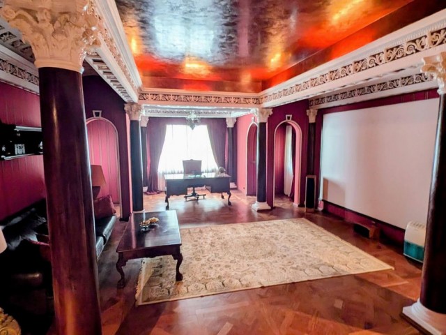 16 Bedrooms Villa in Sotogrande