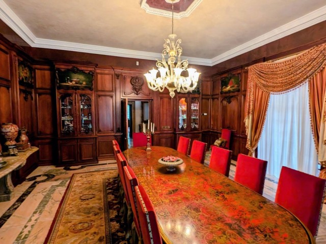 16 Bedrooms Villa in Sotogrande