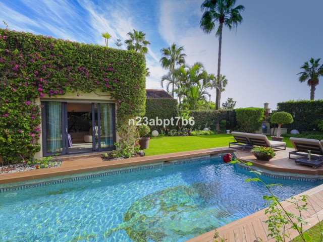 4 Bedrooms Villa in Puerto Banús