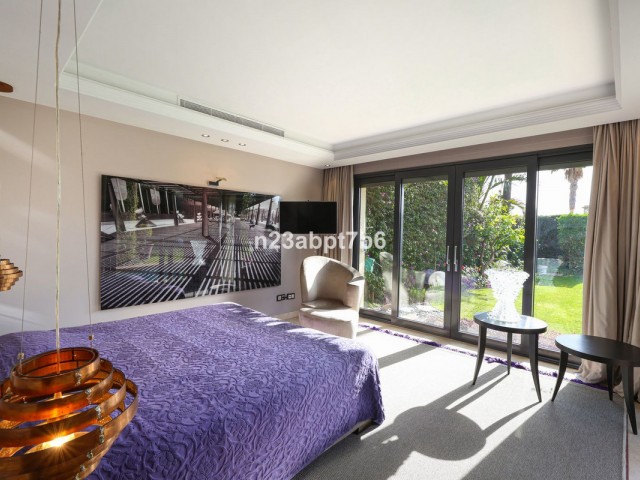 4 Bedrooms Villa in Puerto Banús