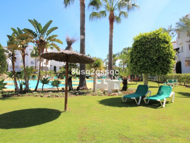 Apartamento con 2 Dormitorios  en Costalita