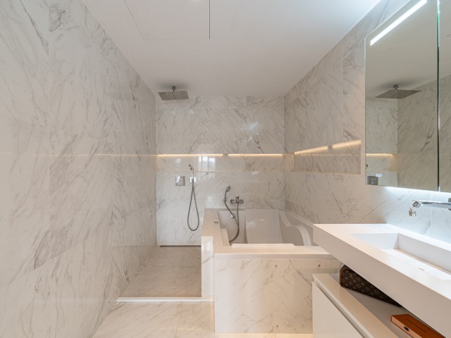 3 Soveroms Rekkehus i Nueva Andalucía